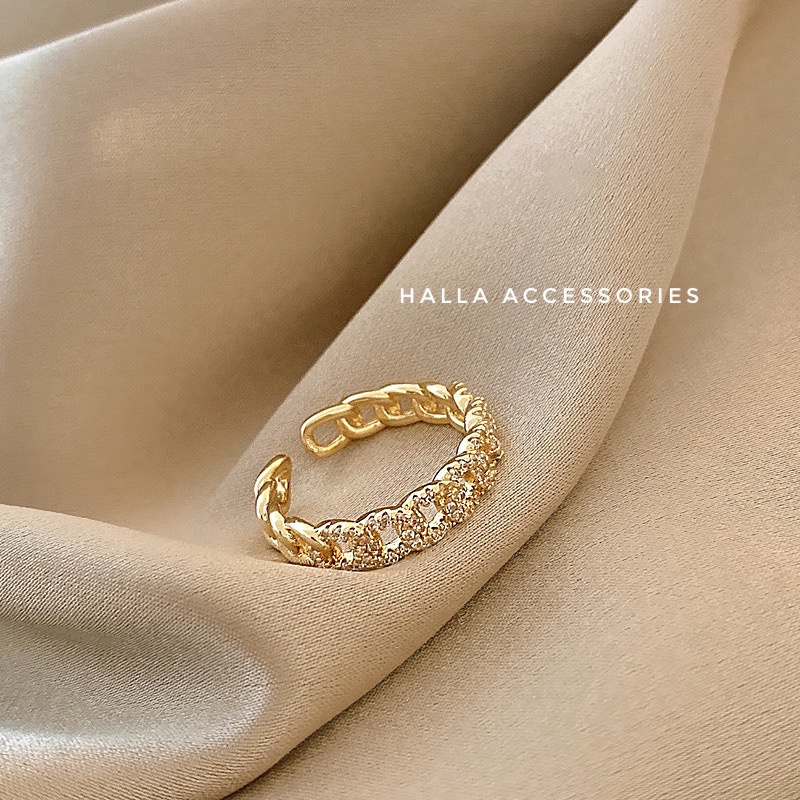 Nhẫn Nữ màu Gold nạm vuông cao cấp vành hở Freesize HALLA NH104