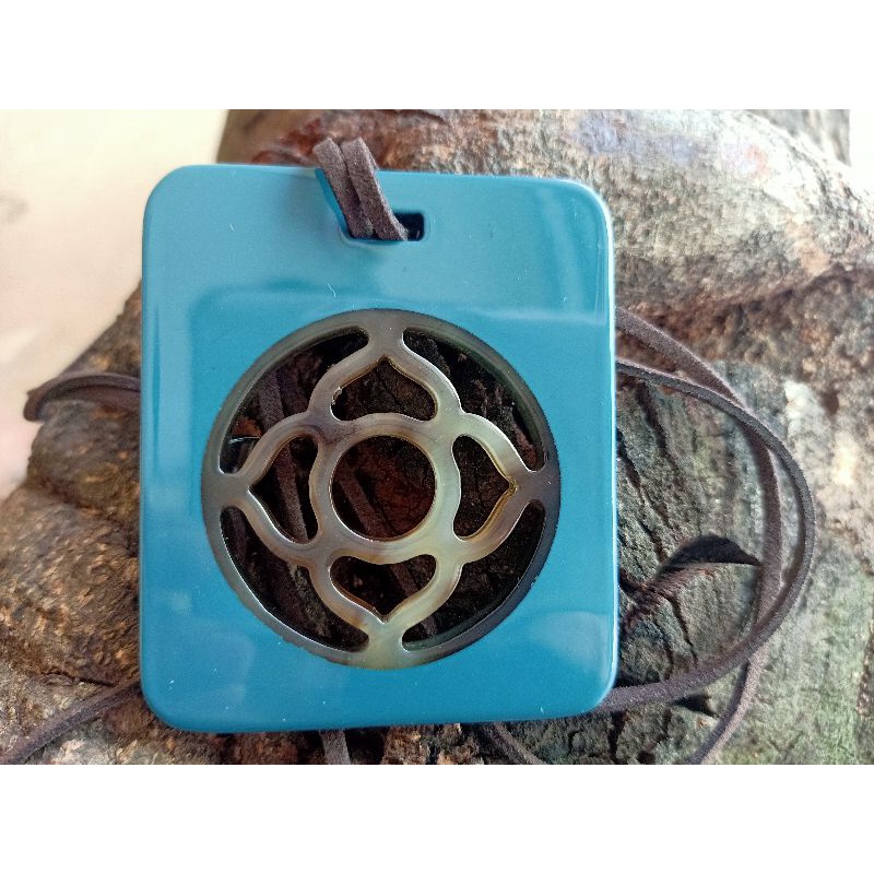 Dây chuyền  bằng sừng trâu tự nhiên, dây đeo bằng da tự nhiên, đường kính 6cm