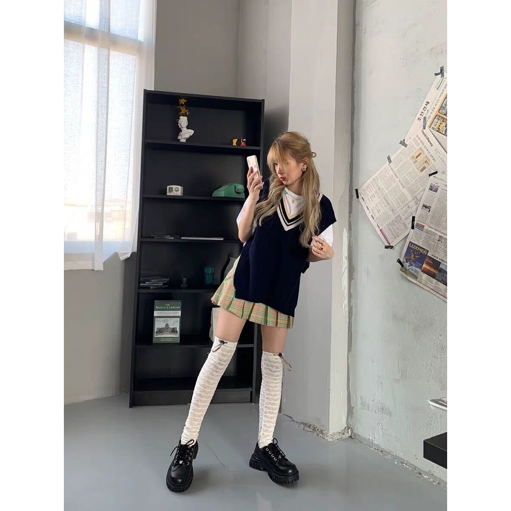 Áo gile nữ sinh Rose - Chân váy ngắn xếp ly