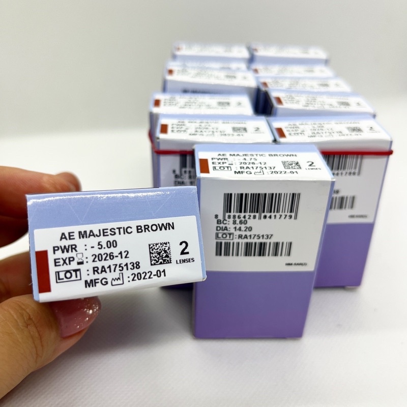 Kính áp tròng 3 tháng Freshkon Alluring eyes màu Majestic Brown- lens cận từ 0.00 độ đến -9.00 độ- tặng khay