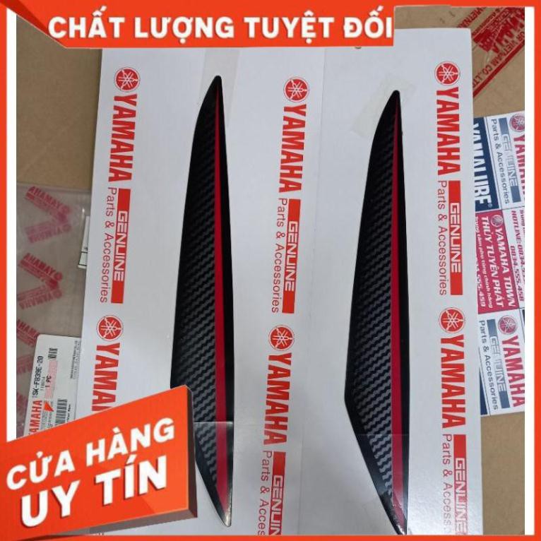 1 Tem ( xe đen/đỏ ) Yamaha chính hãng Luvias