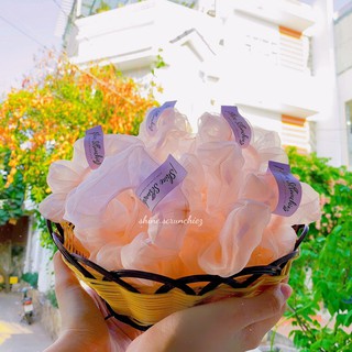 Cột tóc scrunchie voan đào peach milk 🍑 | Tiệm của Bánh Bèo