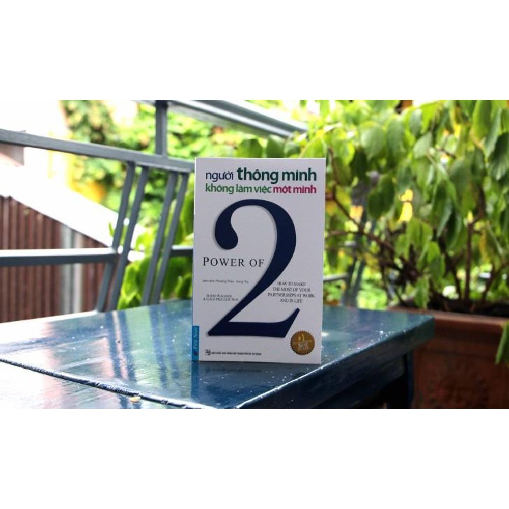 Sách - Người Thông Minh Không Làm Việc Một Mình | BigBuy360 - bigbuy360.vn