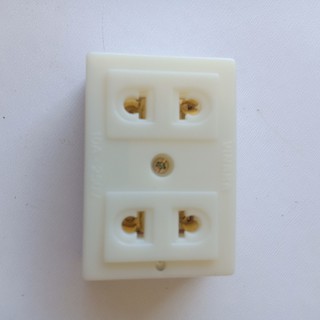 Ổ cắm 2 lỗ t30 vinaka