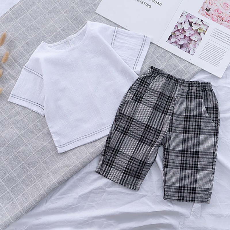 Set áo tay ngắn và quần short caro cho bé 4.9