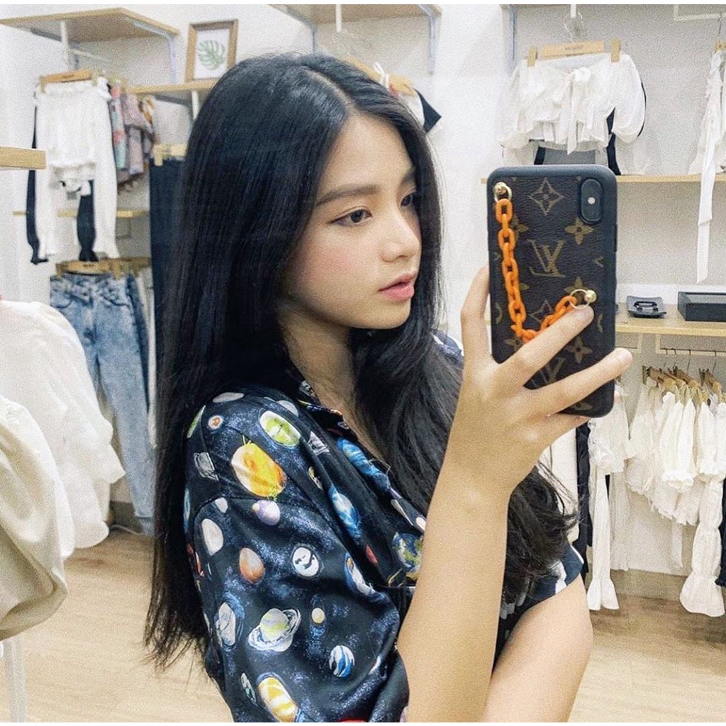 Ốp Iphone LV xích cam, xích đen