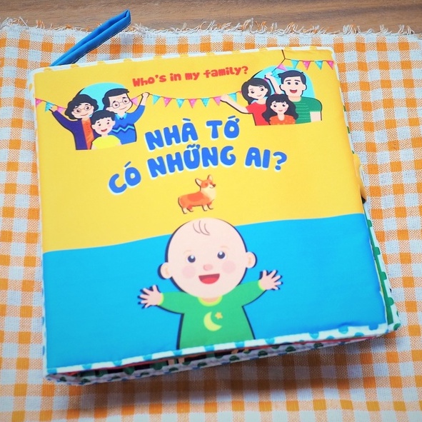 Sách vải song ngữ Lalala baby, có âm thanh, chủ đề gia đình cho trẻ 1 - 2 tuổi - "nhà tớ có những ai?"
