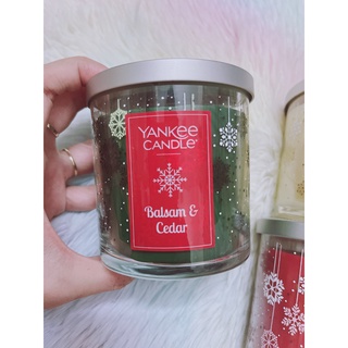 Nến Yankee candle Balsam and Cedar - Size 198gram.