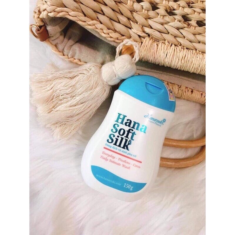 Dung dịch vệ sinh phụ nữ Hana Soft và Silk 150ml (Chính Hãng)