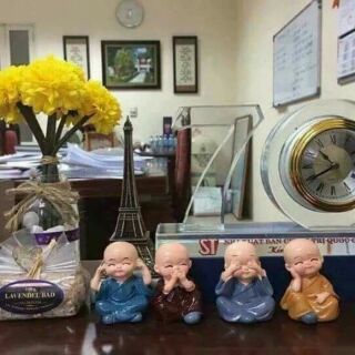 Bộ 4 chú tiểu