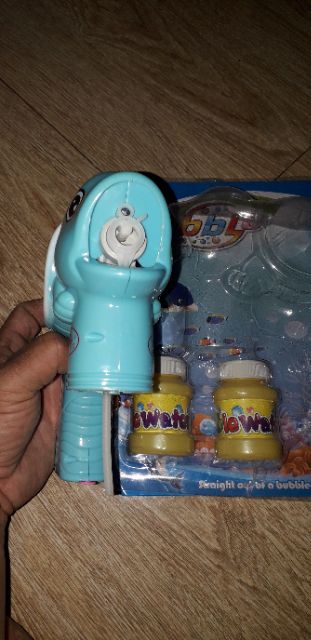 Set đồ chơi thổi bông bóng xà phòng có nhạc và đèn Led rất đẹp tặng kèm PIN