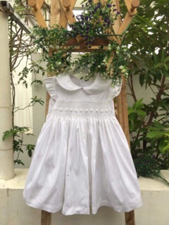 Váy smock trắng