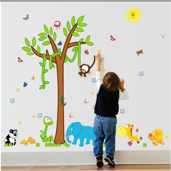 Decal trang trí tường - Cây lá mỏng cùng thú vui chơi cho bé
