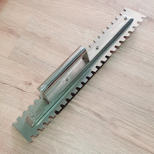 Bay Inox 304 Rãnh Răng Cưa Vuông 10MM Lưỡi Dài 50Cm Chuyên Dụng Lát Gạch Cứng Cáp Bền Bỉ