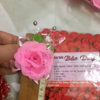 hoa cài áo đám cưới