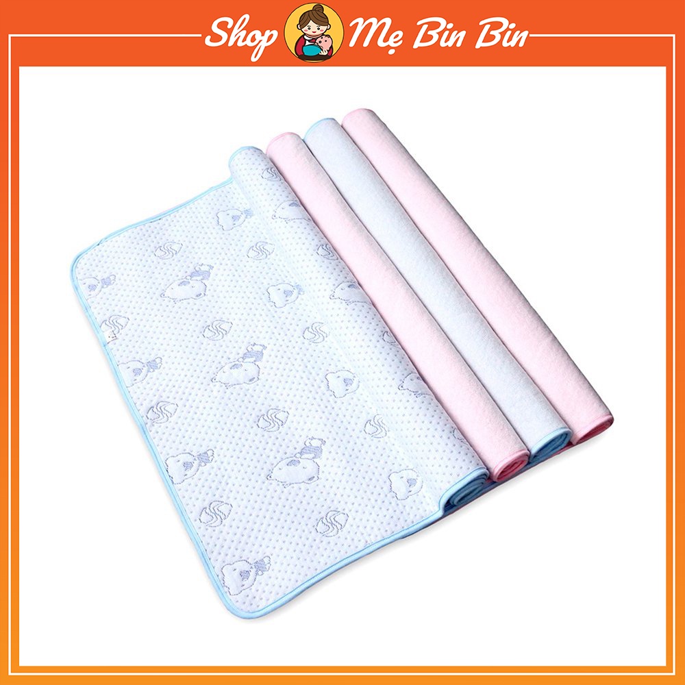 Tấm lót chống thấm cho bé 4 lớp rất mềm mại, êm, thoáng mát, thoáng khí và thấm nước rất tốt được làm từ vải 100% cotton