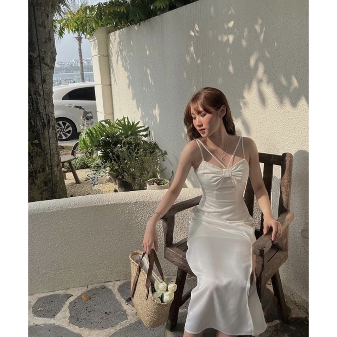 ĐẦM MIDI NƠ NGỰC XẺ ĐÙI CHÉO DÂY CỔ