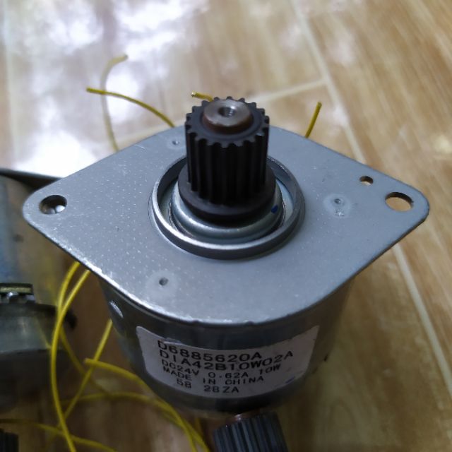 Brushless Motor 12-24v 10w quay chiều quạt bàn