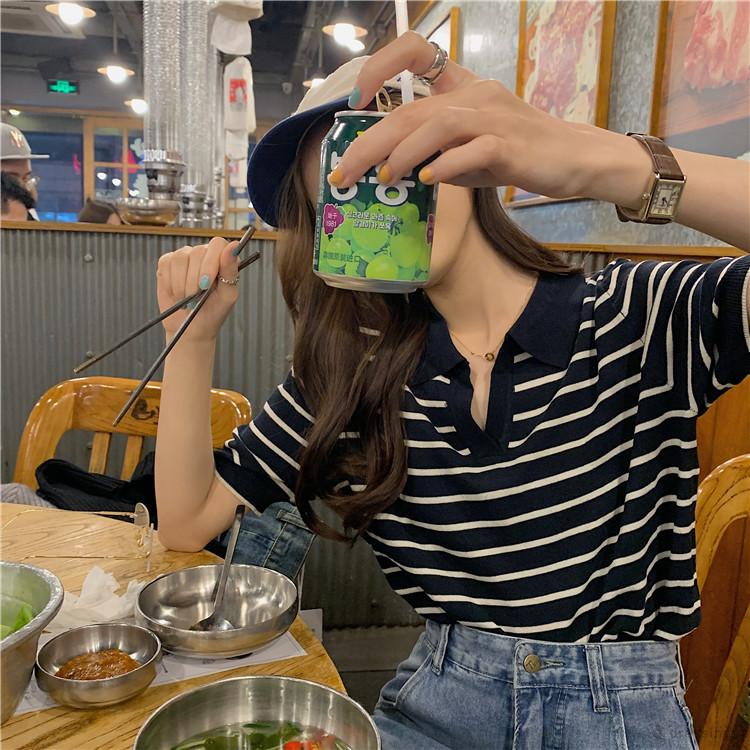 Áo thun polo tay ngắn cổ chữ v họa tiết sọc ngang dành cho nữ | BigBuy360 - bigbuy360.vn