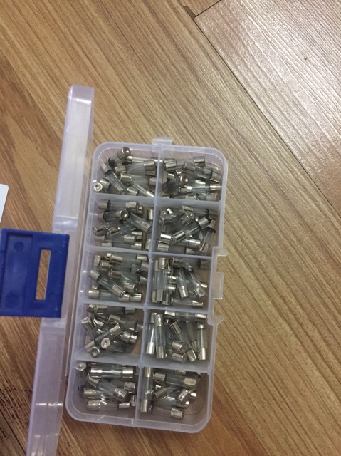 Hộp cầu chì 5x22mm 100pcs