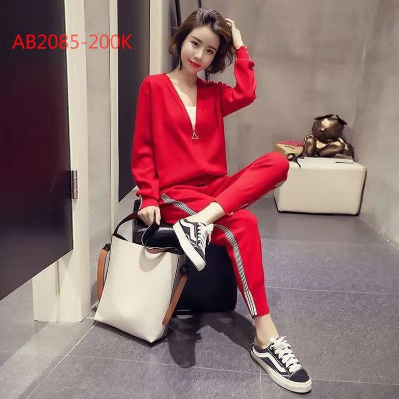(AB2085 ĐỎ) BỘ THỂ THAO PHONG CÁCH NĂNG ĐỘNG SALE SỐC 30% (HÀNG Y HÌNH, KHÔNG KÈM ÁO TRẮNG) . '