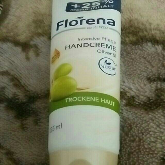 Kem bôi tay Florena