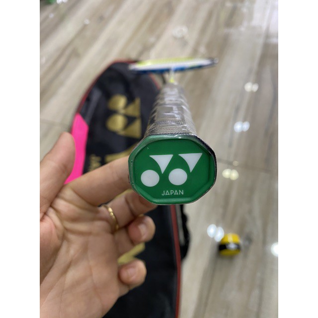 HMM một cái Vợt cầu lông yonex sườn Crom Đan 9kg tặng kèm bao vợt và quấn cáng 9 6