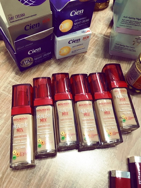 Kem nền Bourjois