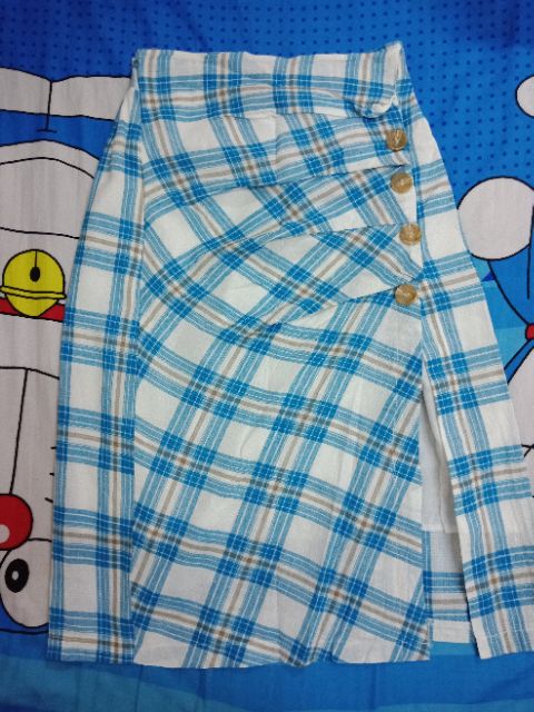 CHÂN VÁY XẺ 4 KHUY STAY town | BigBuy360 - bigbuy360.vn