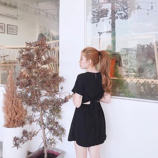 ĐẦM NƠ LƯNG ĐEN ĐƠN GIẢN HỞ ÍT PHÍA SAU LƯNG