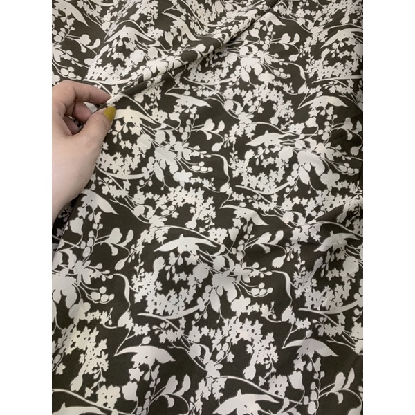 Vải lụa thun cao cấp .Chất vải chuẩn cực mịn.Khổ 1m5