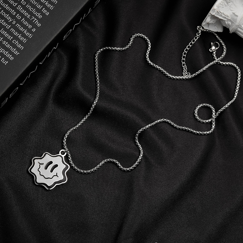 Dây Chuyền Thép Titan Mặt Hình Mặt Cười Nhiều Màu Sắc Dễ Phối Đồ Thời Trang 22735 Dành Cho Cặp Đôi