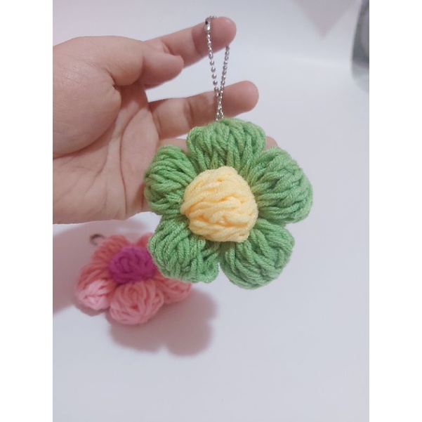 Móc khóa hoa len nhiều màu sắc 8cm