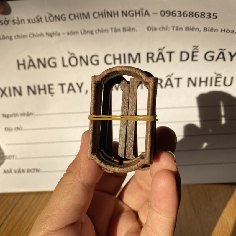 Bệ đỡ cầu cóng lồng choè hình Oval gỗ trà giằng giống mun - Phụ kiện lồng chim cao cấp