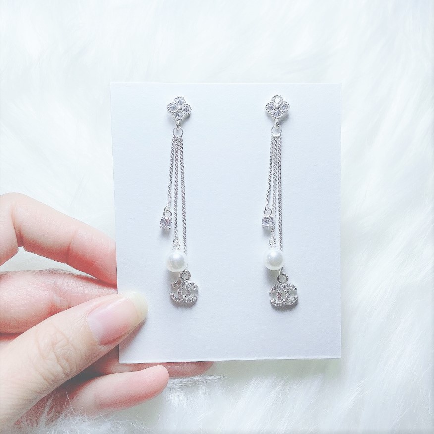 Bông tai bạc chữ C đính hạt trai dáng dài nữ tính - trang sức bạc Evasilver