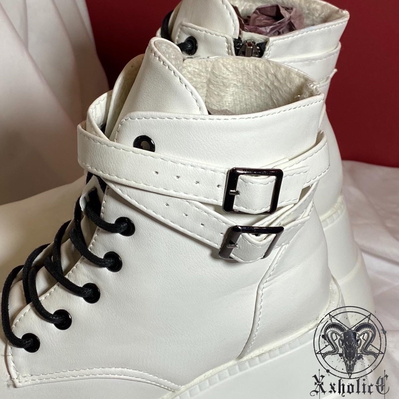 - EGIRL PLATFORM BOOTS - đế to trắng