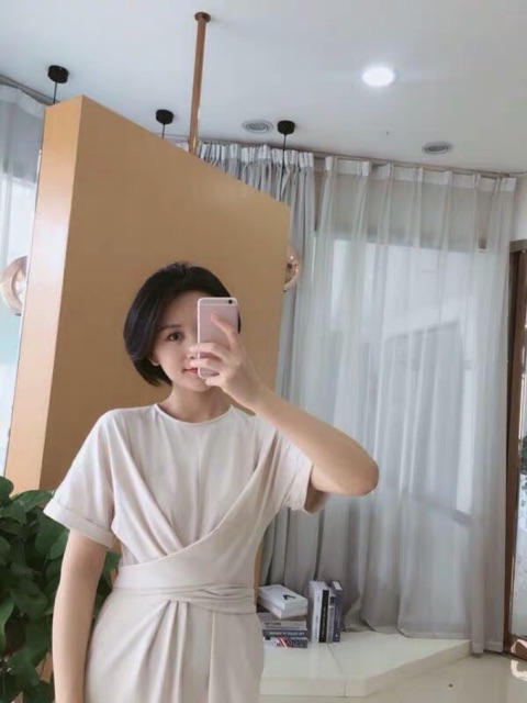 Váy chiết eo
