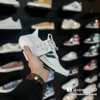 Giày thể thao, giày sneaker UltraBoot trắng sọc đen