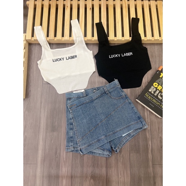 Set áo vạt bầu 2 dây bản lớn thêu chữ và chân váy jean đắp chéo