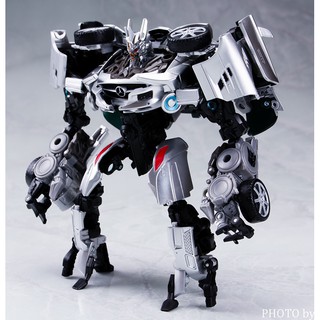 Mô hình Transformer Soundwave MB-07 Takara Tomy