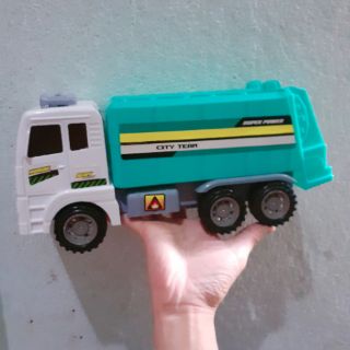 Đồ chơi xe chở rác chạy trớn
