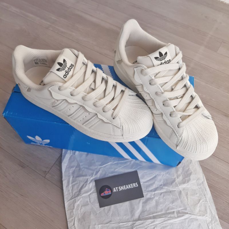 Giày Sneaker Superstar 2022 trắng sữa