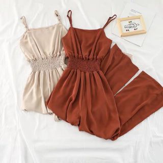 Bộ jumpsuit 2 dây