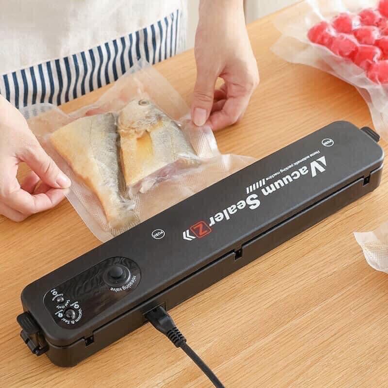 Máy hút chân không thực phẩm Vacuum Sealer dùng cho gia đình, hút khỏe, hết khí- Tặng 10 túi hút. [ Phương Hằng ]