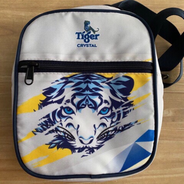 Túi đeo chéo tiger crystal