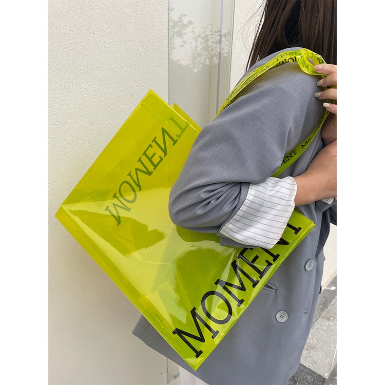 Túi xách nữ trong suốt đeo vai trẻ trung cá tính in chữ Moment