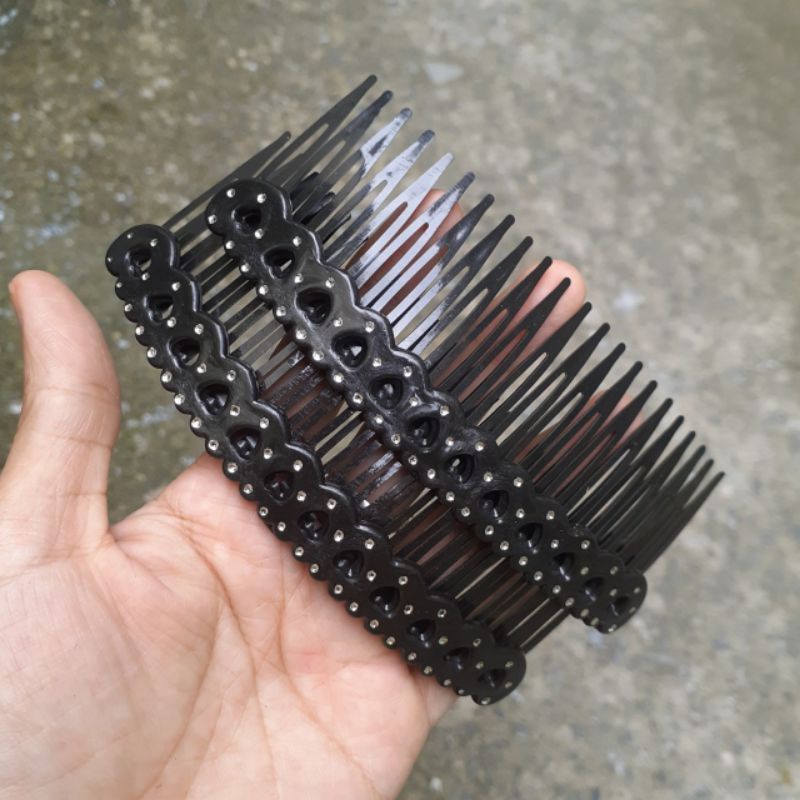 Lược cài nhựa mềm trái tim đính hạt