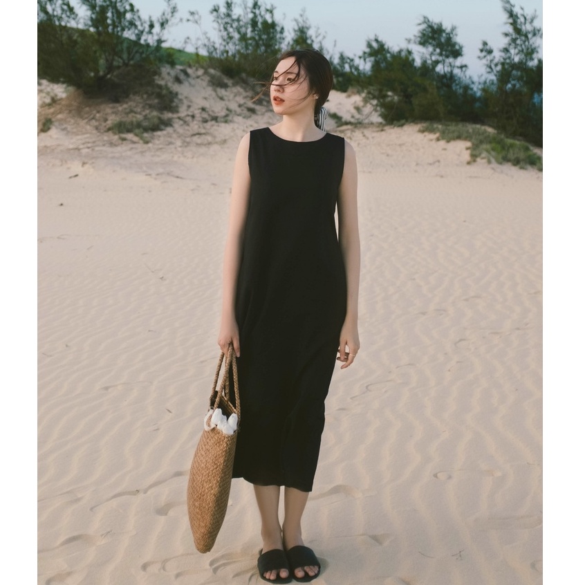 Đầm đen dáng dài Fabric Holic