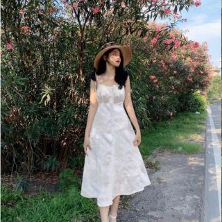 ĐẦM MAXI HOA CÚC TRẮNG XINH XINH