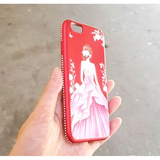 Ốp lưng cô gái đỏ đính đá iPhone 5/6s/6Plus/7Plus (Lưng hoa trắng)